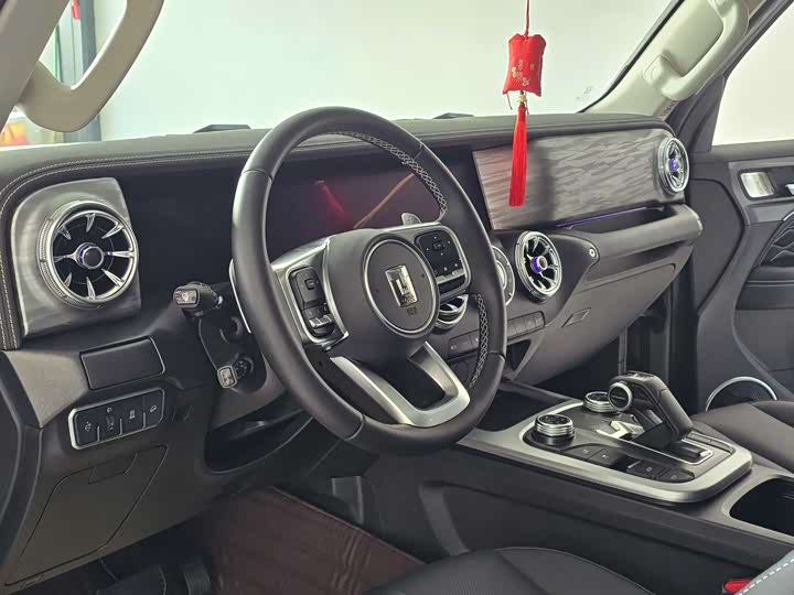 Фото 5 - Tank 300