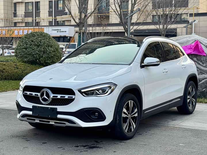 Фото 1 - Mercedes-Benz GLA-Class
