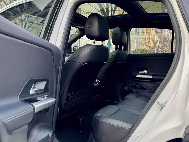 Фото 15 - Mercedes-Benz GLA-Class