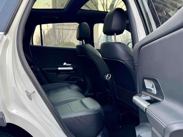 Фото 17 - Mercedes-Benz GLA-Class