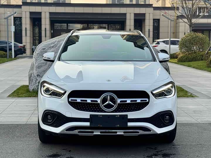 Фото 2 - Mercedes-Benz GLA-Class