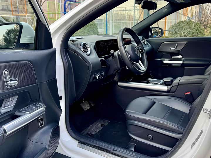 Фото 5 - Mercedes-Benz GLA-Class