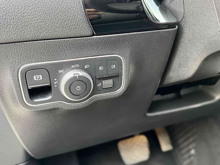 Фото 7 - Mercedes-Benz GLA-Class