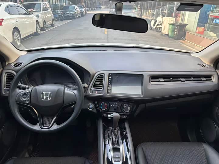 Фото 7 - Honda Vezel