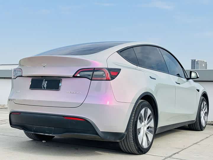 Фото 9 - Tesla Model Y