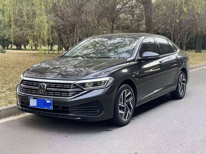 Фото 1 - Volkswagen Sagitar L