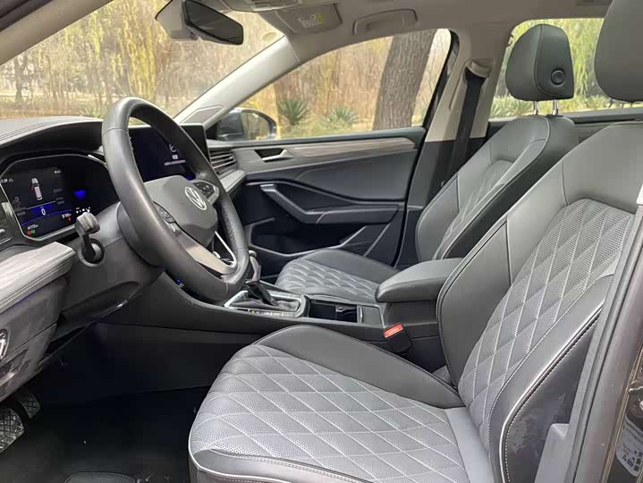 Фото 4 - Volkswagen Sagitar L