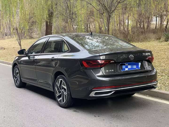 Фото 8 - Volkswagen Sagitar L