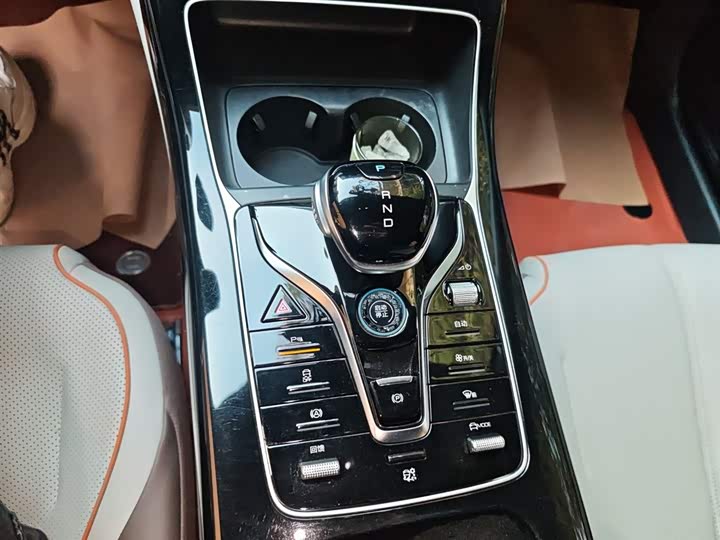 Фото 14 - BYD Qin Plus