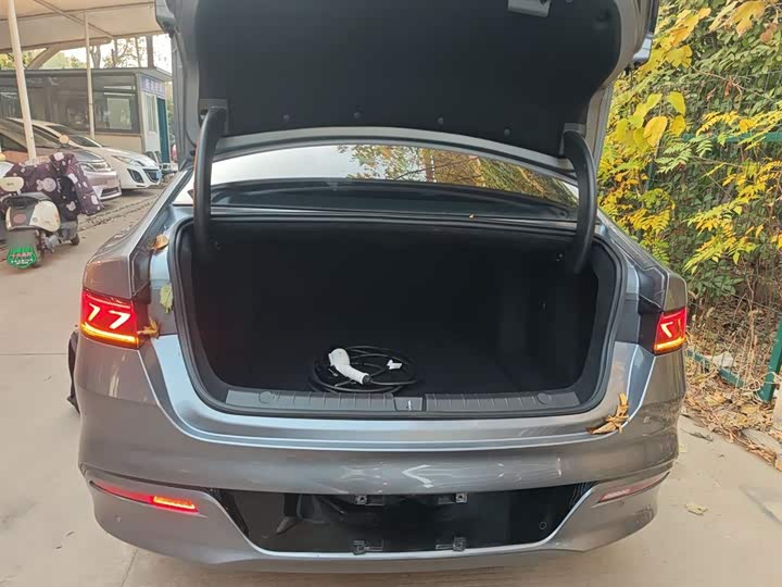 Фото 19 - BYD Qin Plus