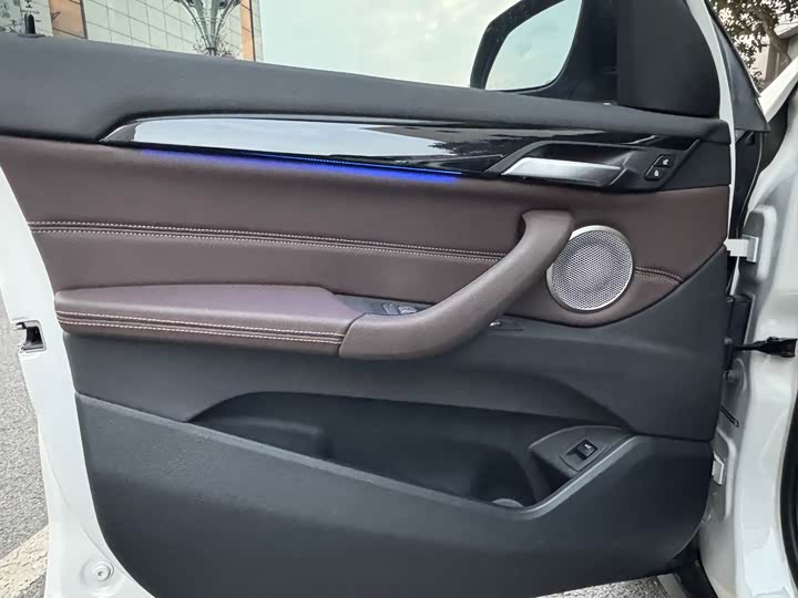 Фото 12 - BMW X1