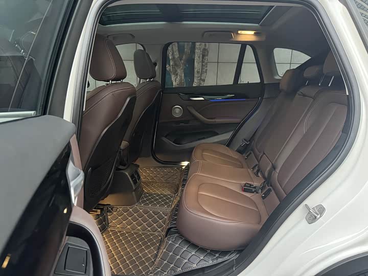 Фото 16 - BMW X1