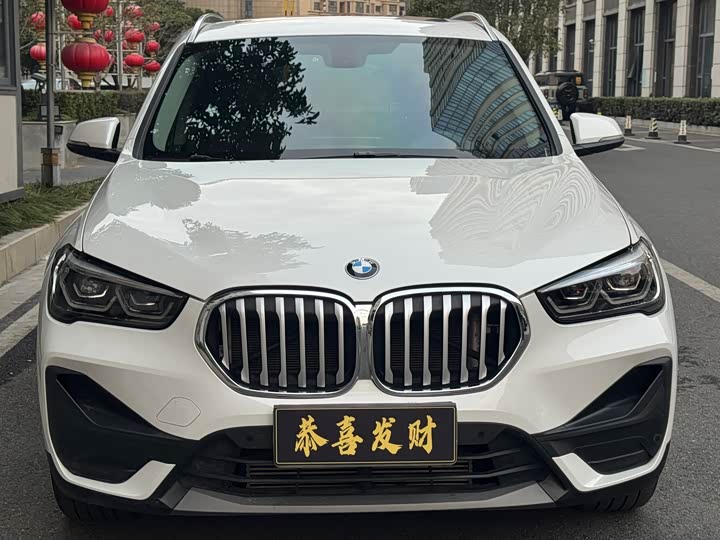Фото 2 - BMW X1