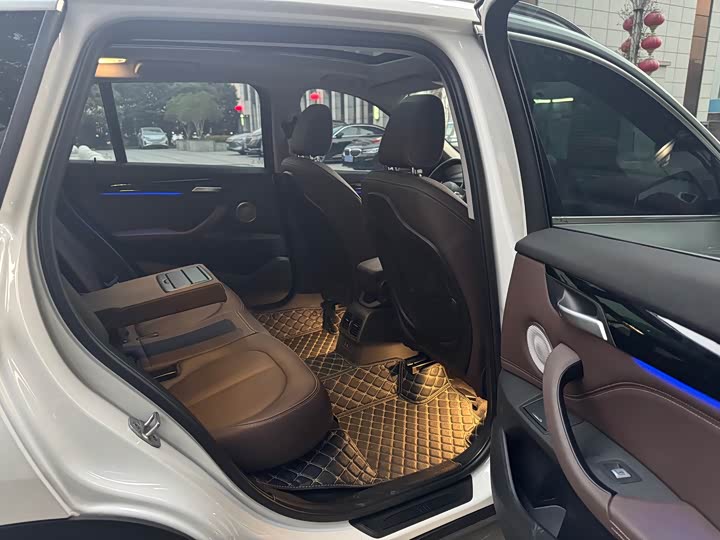 Фото 20 - BMW X1