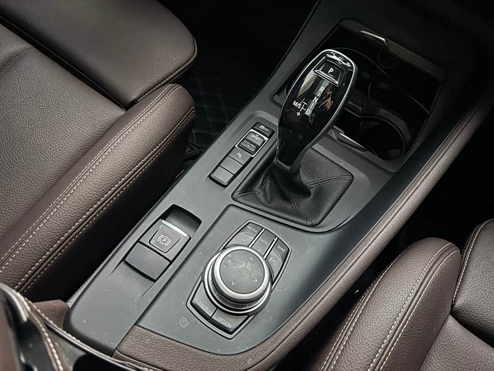 Фото 28 - BMW X1