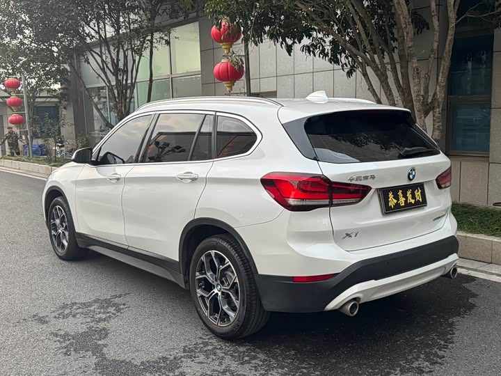 Фото 6 - BMW X1