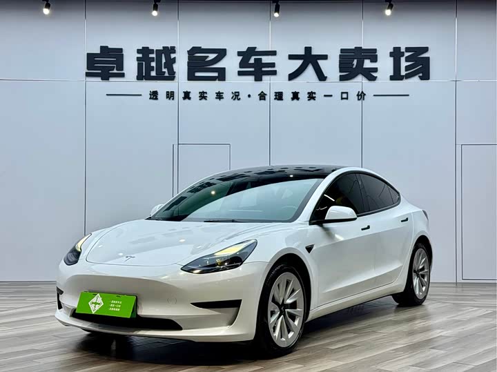 Фото 2 - Tesla Model 3