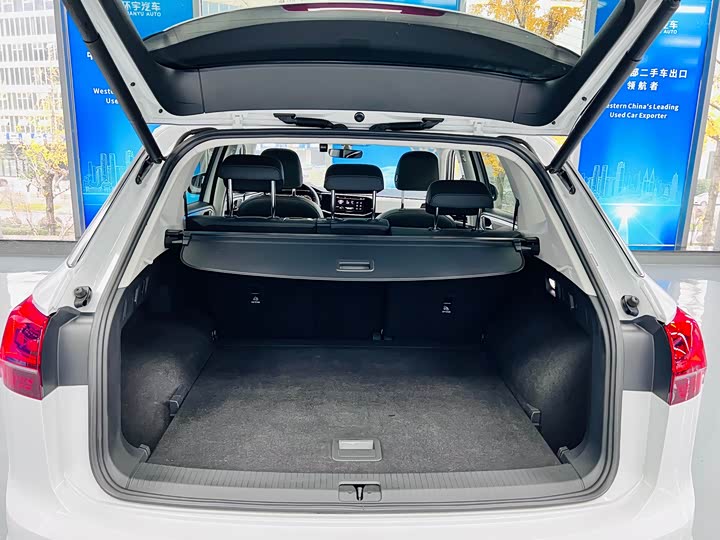 Фото 22 - Volkswagen Tayron