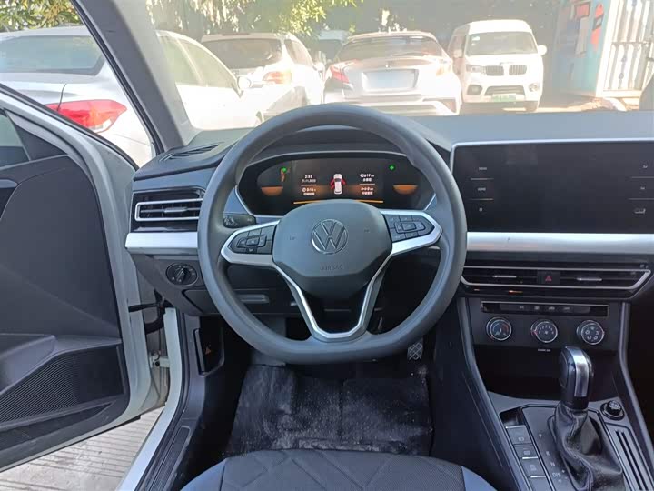 Фото 11 - Volkswagen Lavida