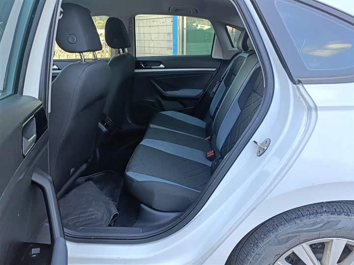 Фото 17 - Volkswagen Lavida