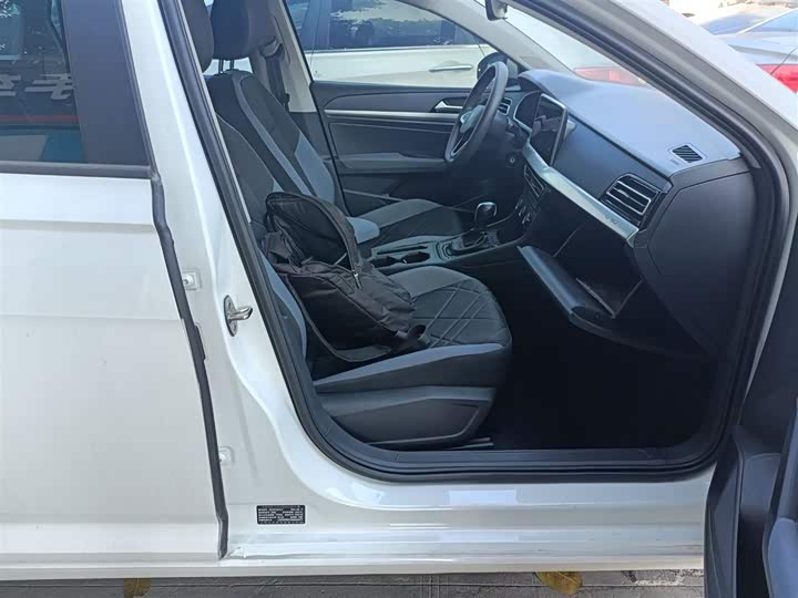 Фото 25 - Volkswagen Lavida