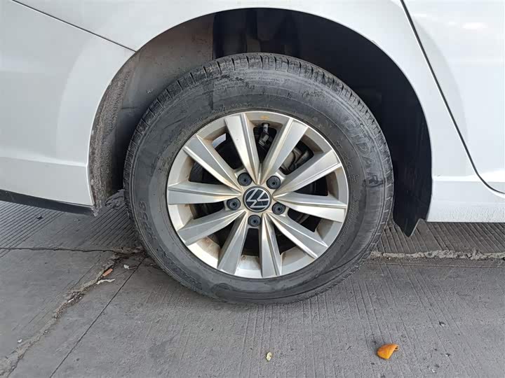 Фото 26 - Volkswagen Lavida