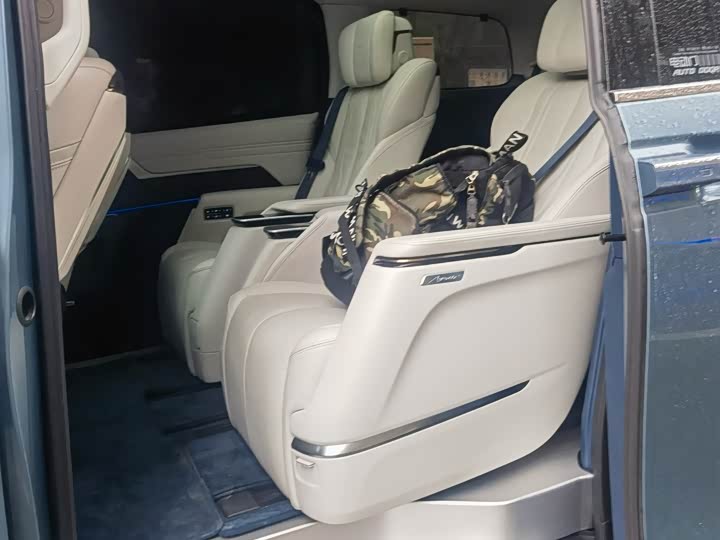 Фото 9 - Buick GL8 Century