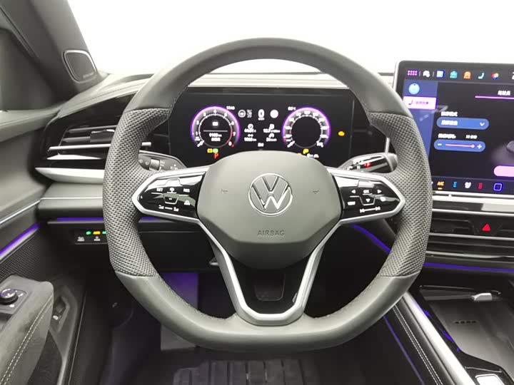 Фото 11 - Volkswagen Passat