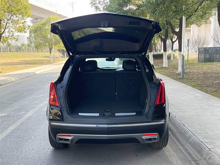 Фото 9 - Cadillac XT5