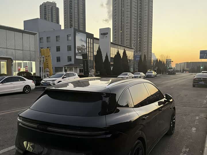 Фото 3 - Zeekr 7X