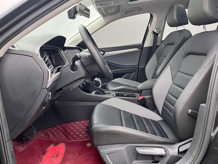 Фото 19 - Volkswagen Sagitar L