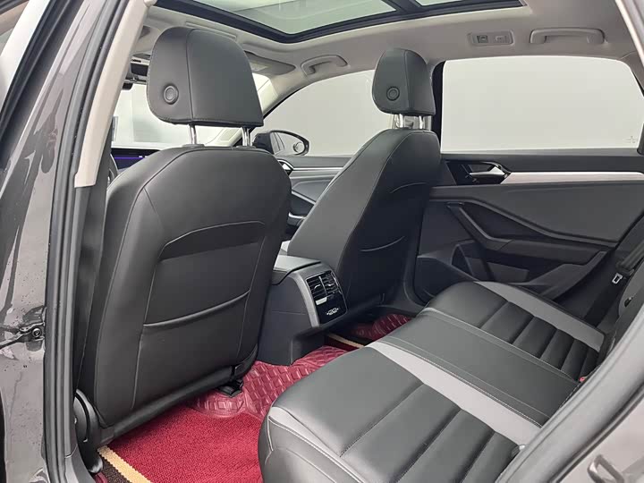 Фото 20 - Volkswagen Sagitar L