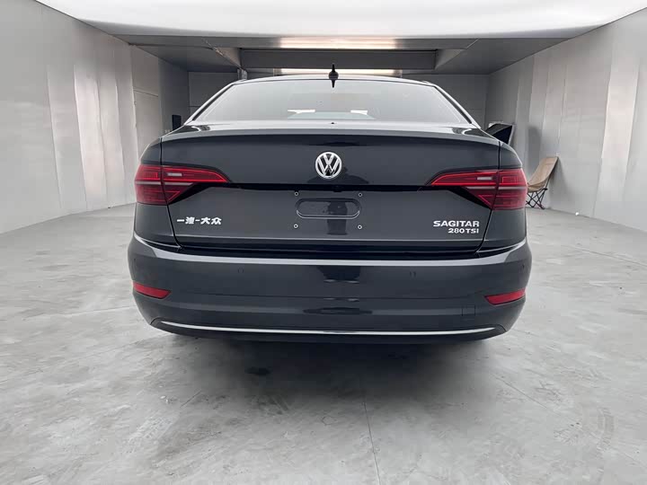 Фото 8 - Volkswagen Sagitar L