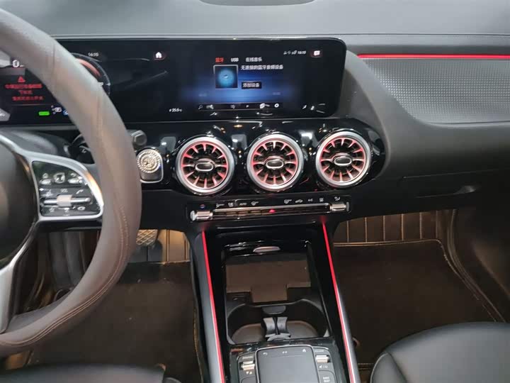 Фото 13 - Mercedes-Benz EQA