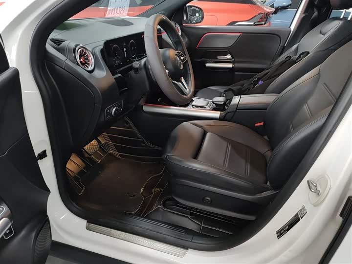 Фото 16 - Mercedes-Benz EQA