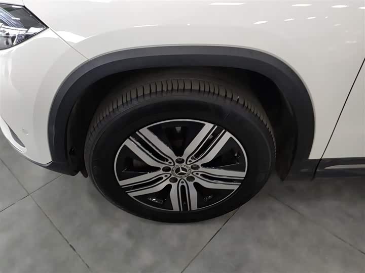 Фото 23 - Mercedes-Benz EQA