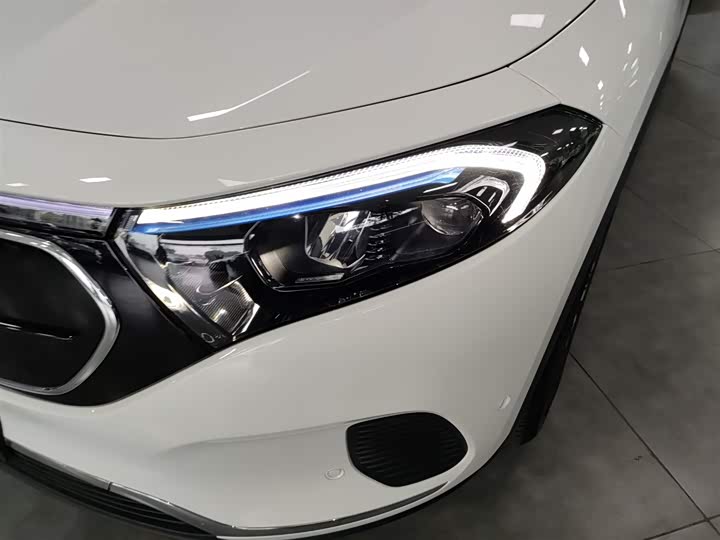 Фото 24 - Mercedes-Benz EQA