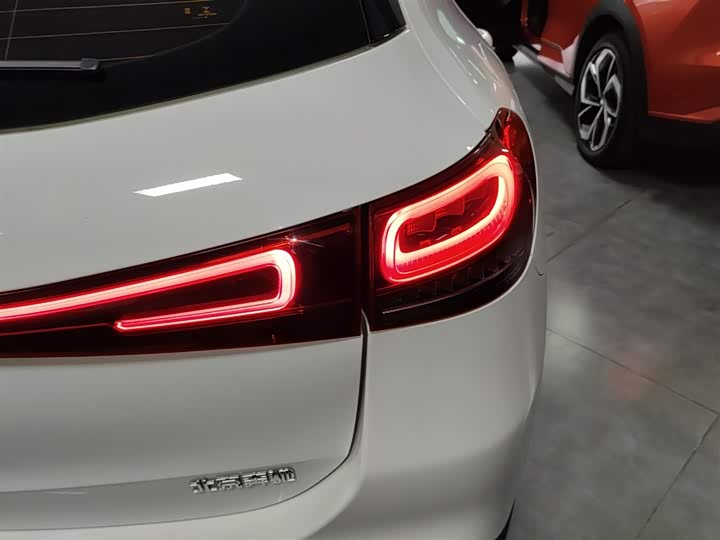 Фото 8 - Mercedes-Benz EQA