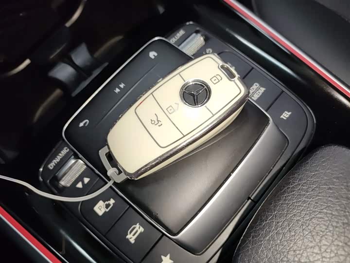 Фото 9 - Mercedes-Benz EQA