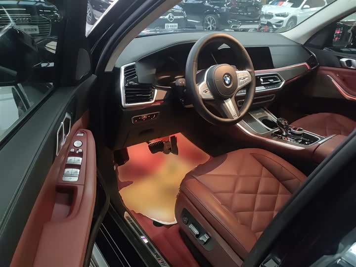 Фото 16 - BMW X5