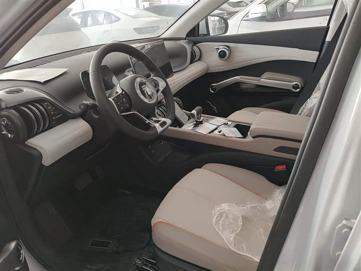 Фото 15 - BYD Yuan Plus