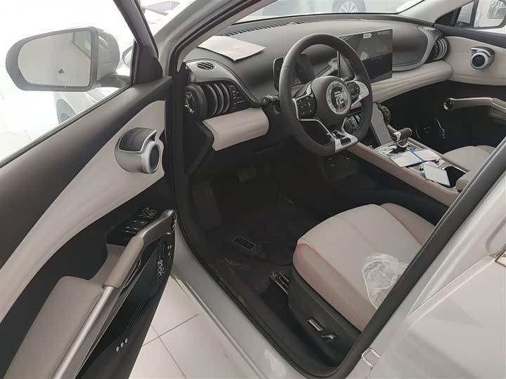 Фото 16 - BYD Yuan Plus