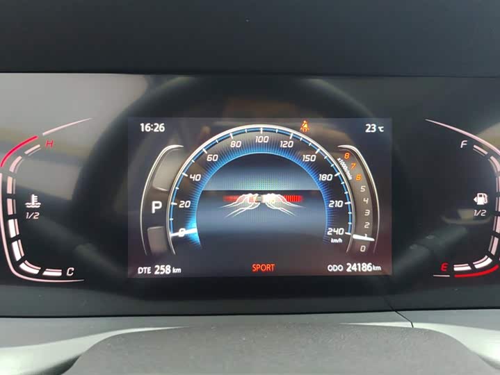 Фото 14 - Changan CS75 Plus