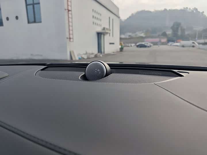 Фото 11 - Volvo S90