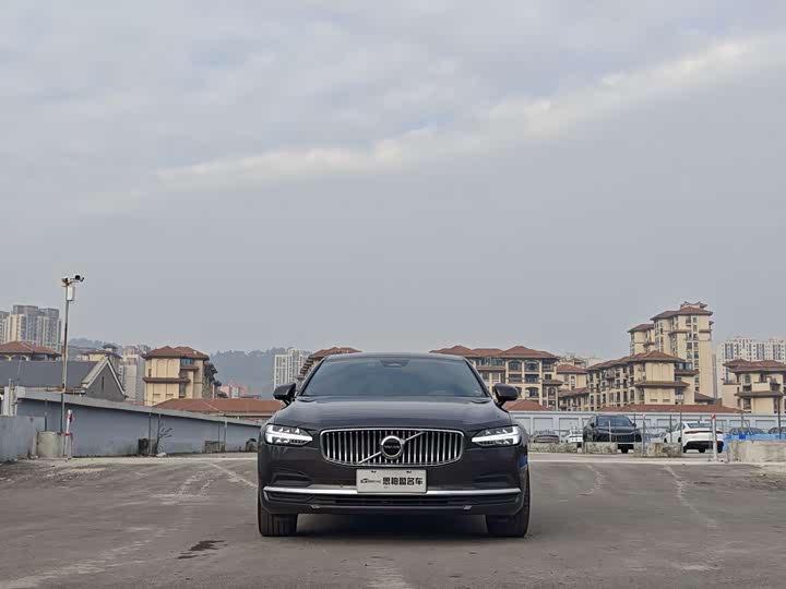 Фото 2 - Volvo S90