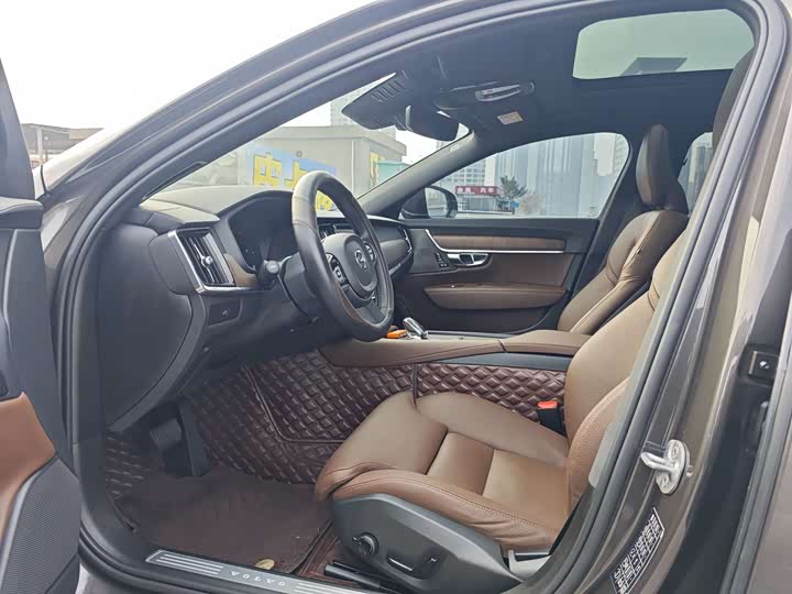 Фото 5 - Volvo S90