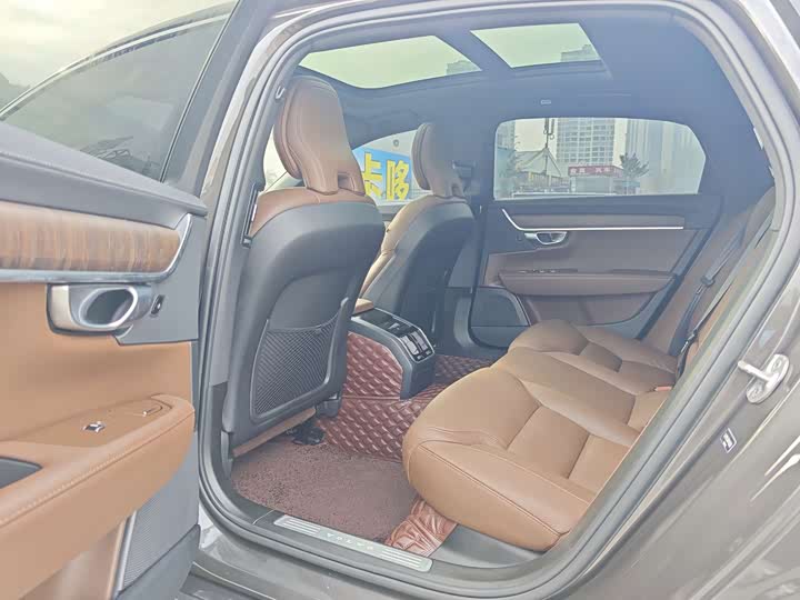 Фото 7 - Volvo S90