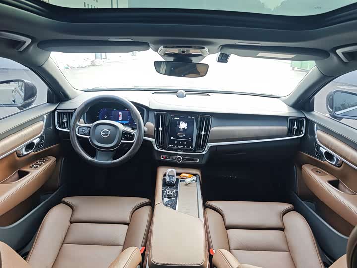 Фото 8 - Volvo S90