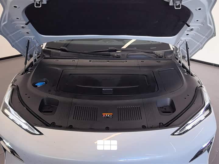 Фото 10 - Geely Galaxy E8