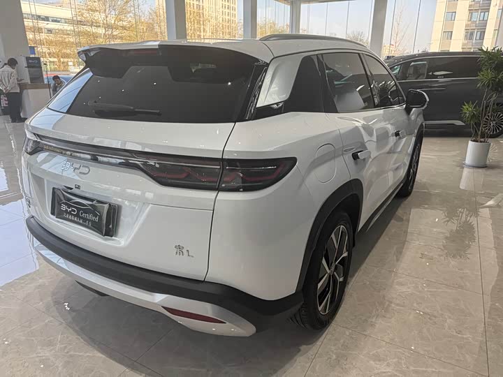 Фото 10 - BYD Song L DM-i Hybrid